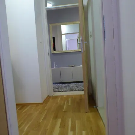 Happy Apartment