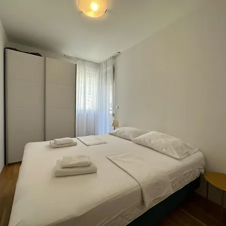 Happy Apartment