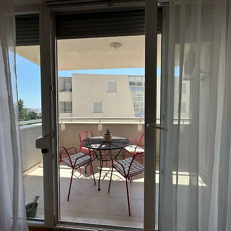 Happy Apartment